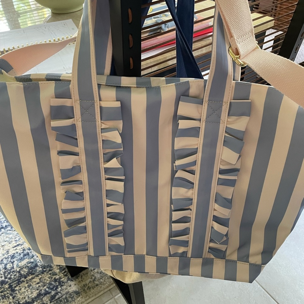 Stoney Clover Lane hydrangea ruffle tote